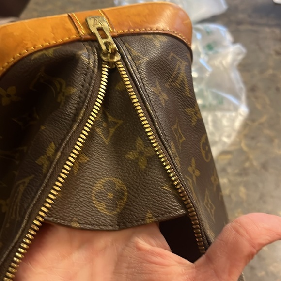 Louis Vuitton Alma with cross body d ring options - Picture 15 of 15